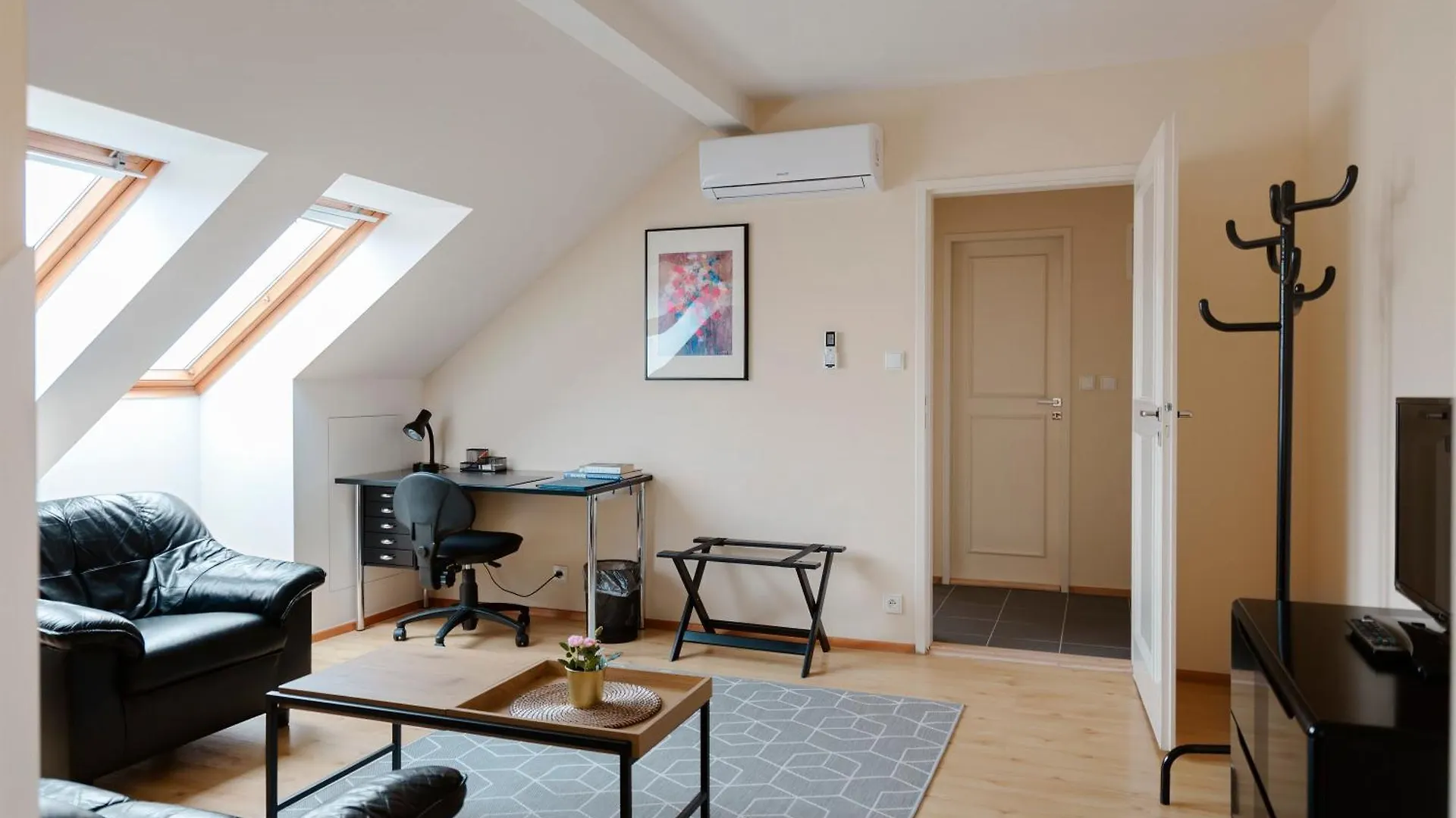Hotel Orion Praga 4*,
