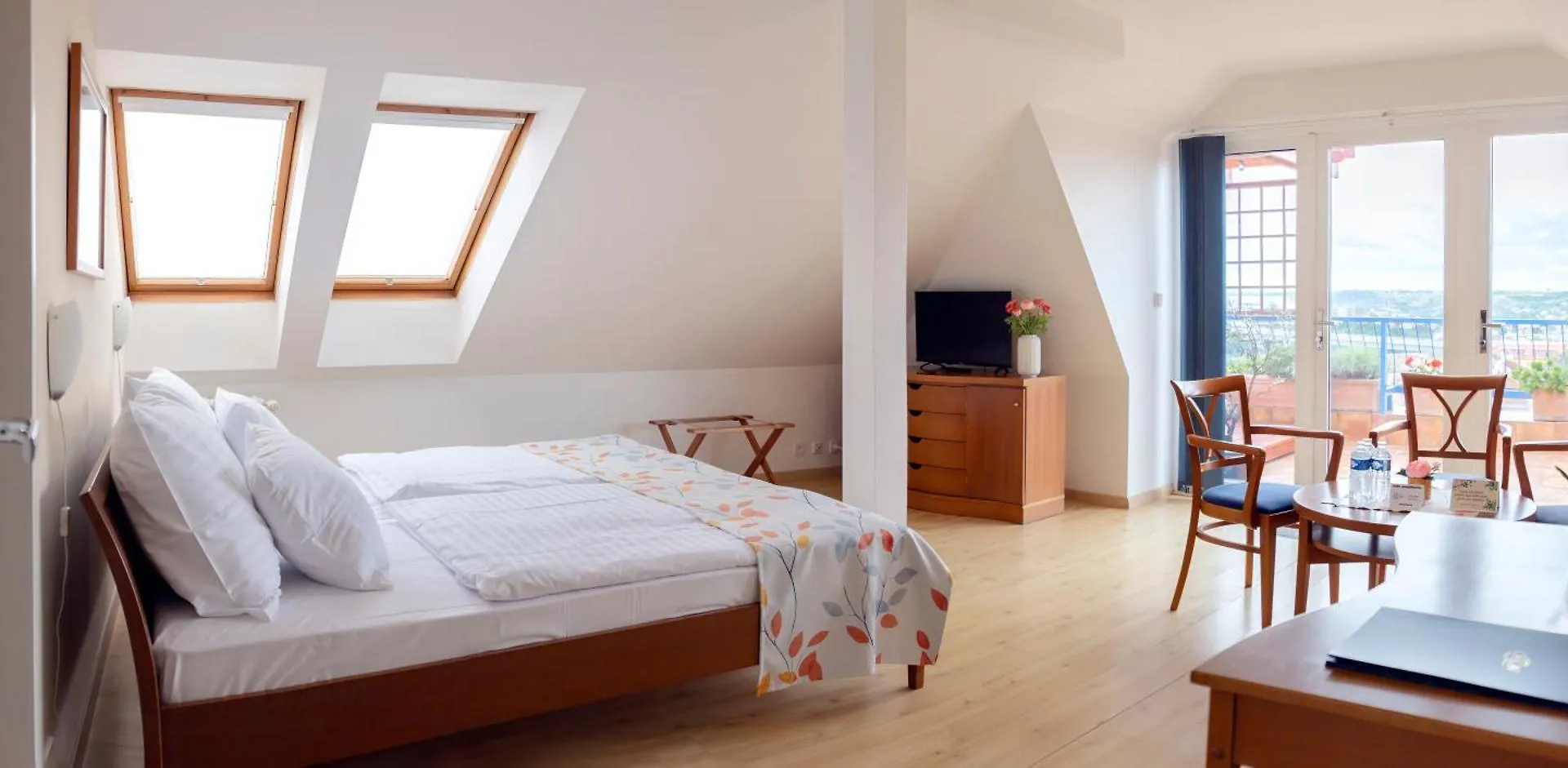 Hotel Orion Praga 4*,