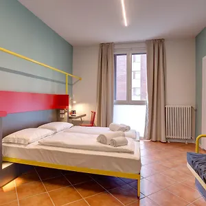 Meininger Garibaldi , Milano Italia